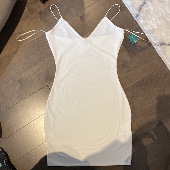Simons Love Tree white slip dress v neck spaghetti straps brand new with tags - Picture 7 of 7